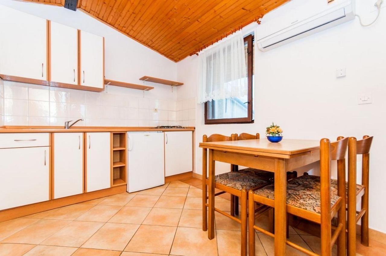Apartments Crljenko ปอฟเลียนา ภายนอก รูปภาพ