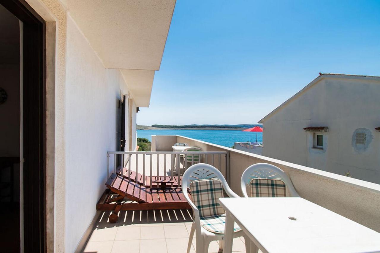 Apartments Crljenko ปอฟเลียนา ภายนอก รูปภาพ
